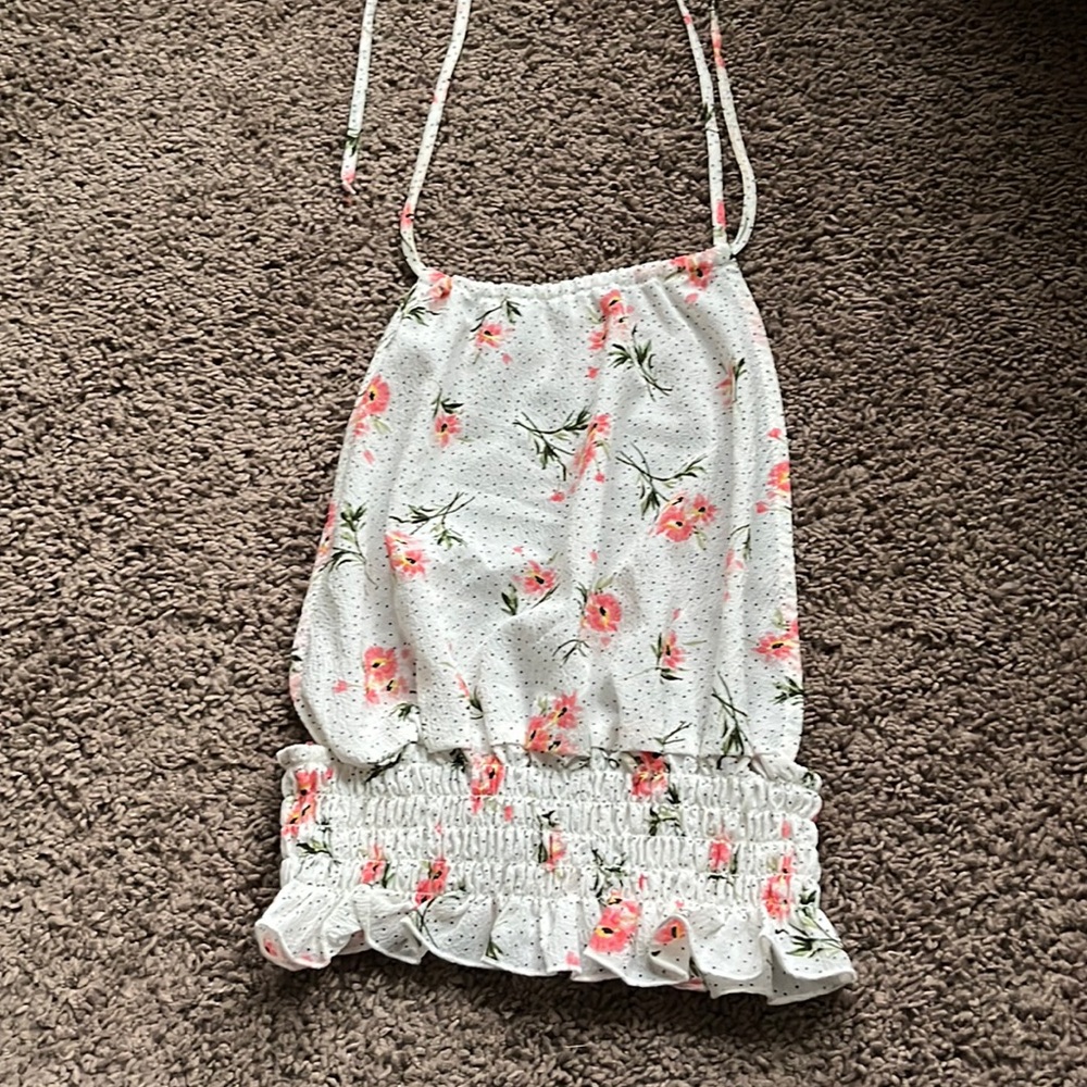 Backless flower top
